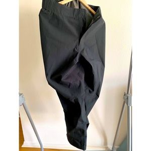 Black Diamond- Liquid point pants - Gortex 
Size: Large